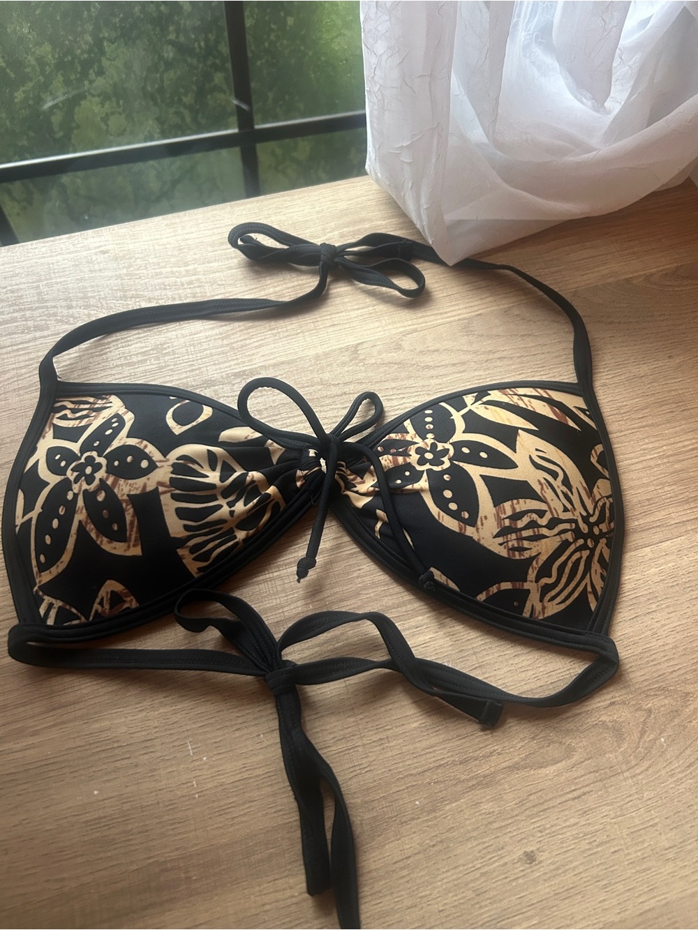 Island Pearls Black Floral Print Bikini Top Size Medium